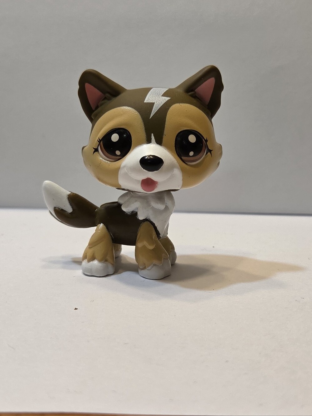 Littlest Pet Shop LPS Husky Wolf Dog